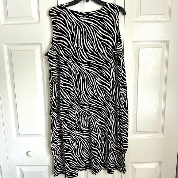 Susan Graver Dress Womens XL Zebra Print Sleeveless Tiered Liquid Knit Flowy NEW - Picture 12 of 12